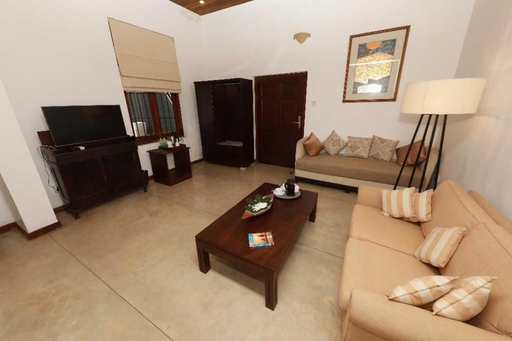 Hotel Swanee Grand Negombo Zewnętrze zdjęcie