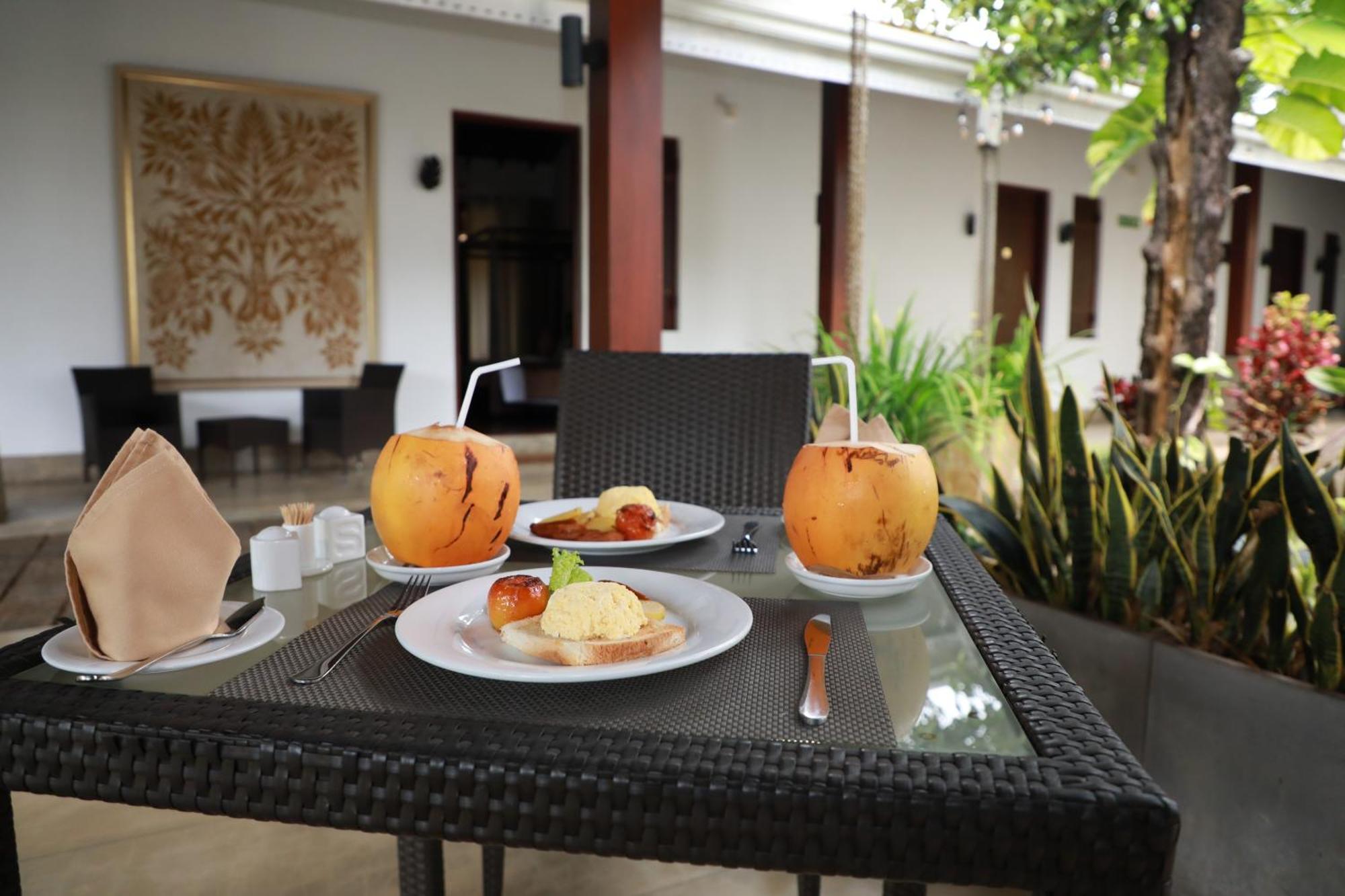 Hotel Swanee Grand Negombo Zewnętrze zdjęcie